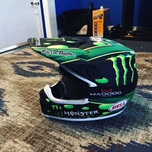 Meet your Posher, Leland